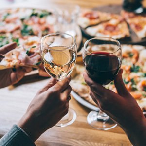 I vini dell’Emilia-Romagna abbinati alle migliori pizze gourmet d’Italia